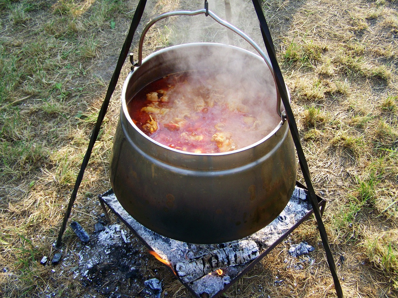 23840-kettle-goulash-1645207-1280.jpg